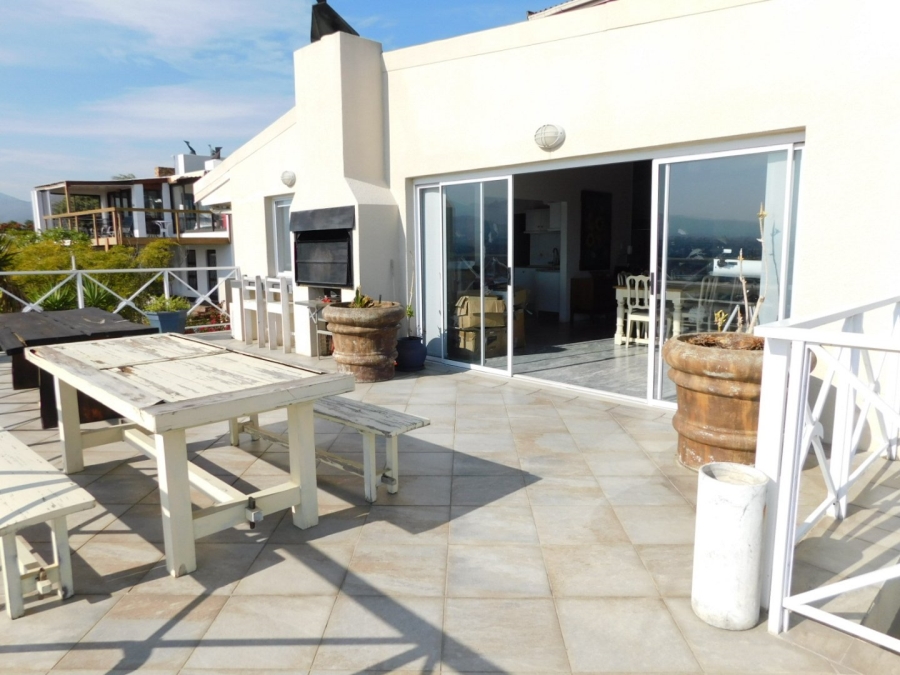 6 Bedroom Property for Sale in Mountainside Western Cape